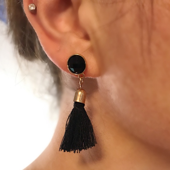 NEW!💙💎TASSEL! BLACK! GOLD! EARRINGS!💎💙PRETTY!! - Picture 2 of 8